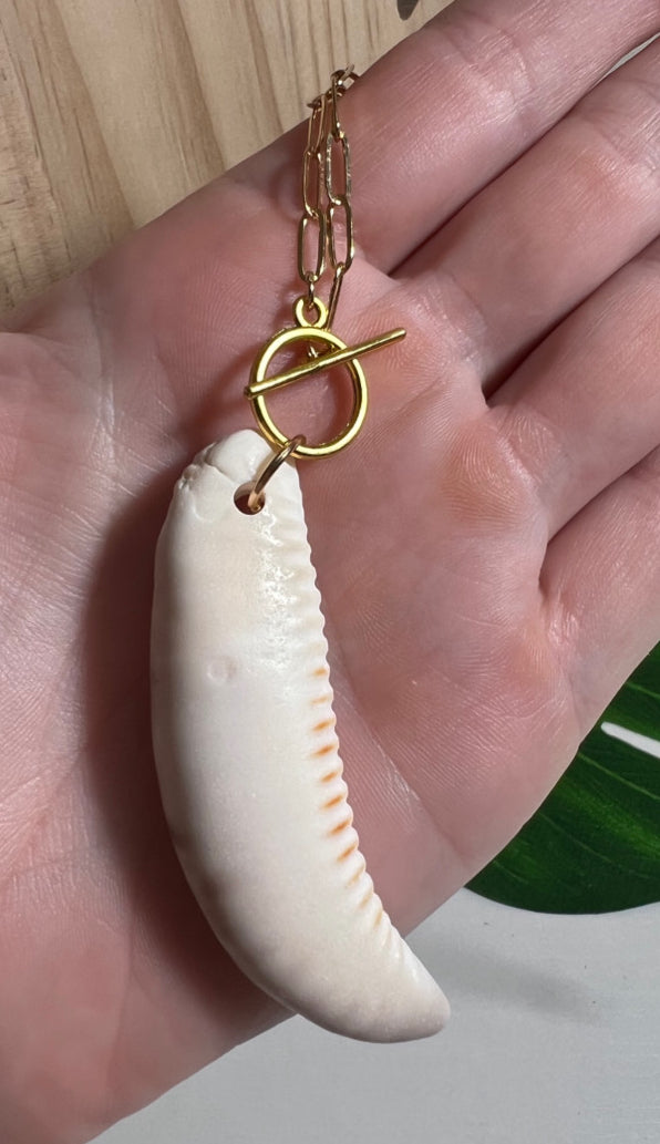 Large Cowry Lip Necklace