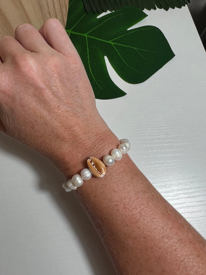 Honey Cowry and Pearl Stretch Bracelet