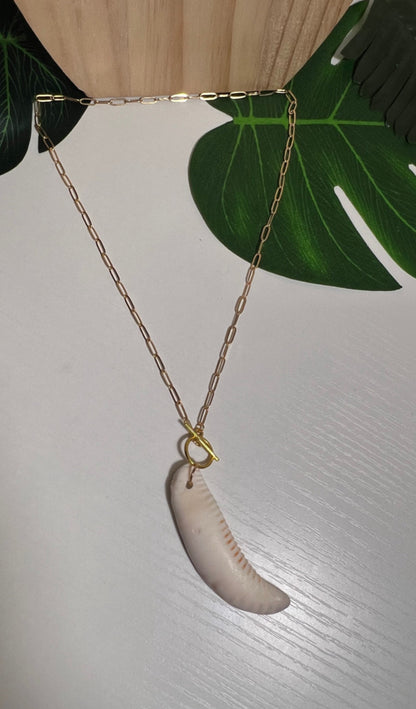 Large Cowry Lip Necklace