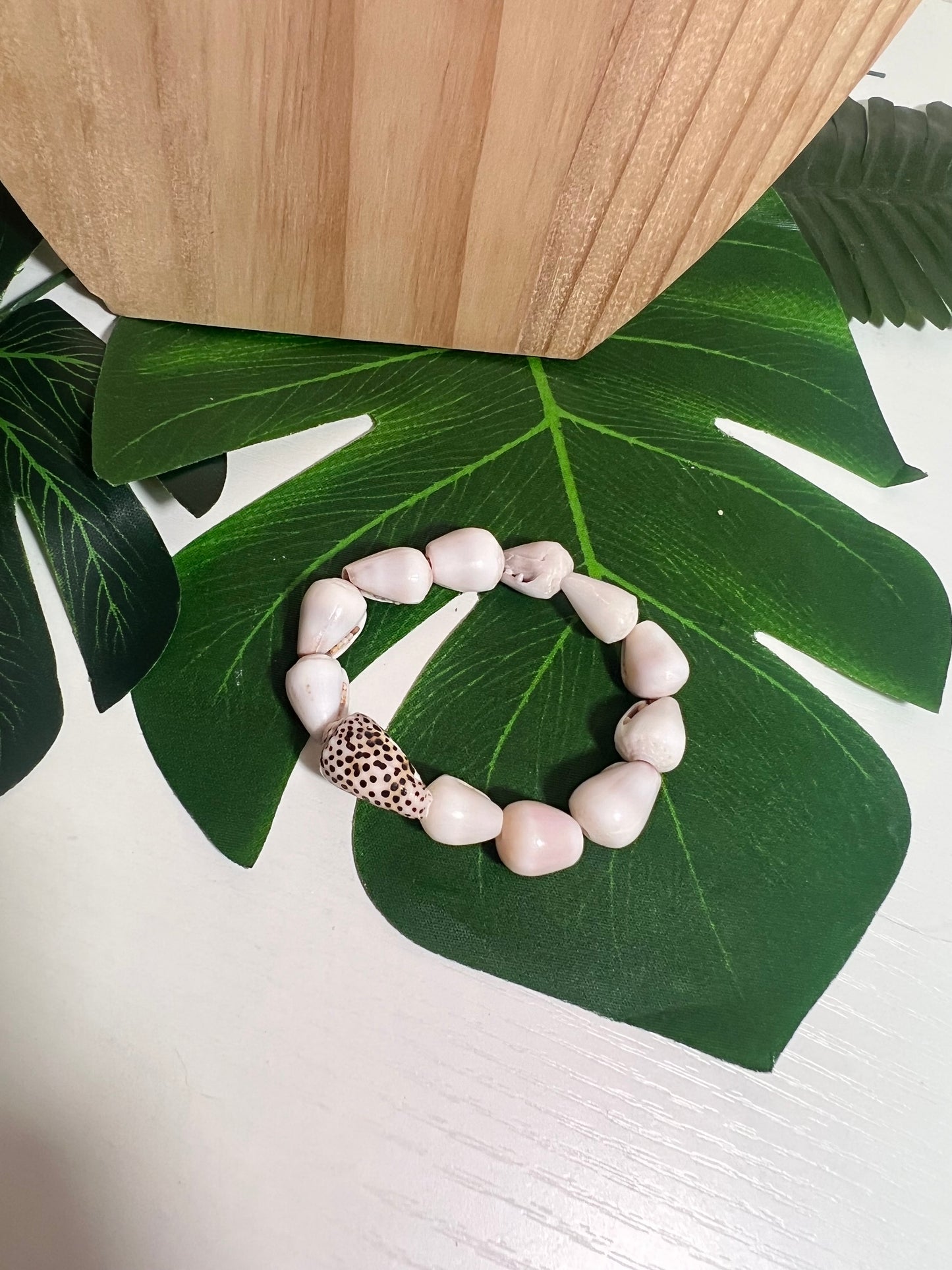 Flea Cone Stretch Bracelet