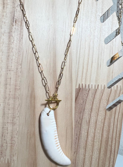 Large Cowry Lip Necklace