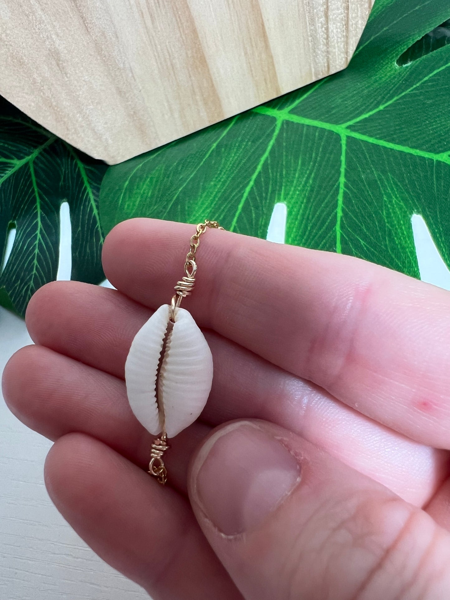 Nucleus Cowry Bracelet