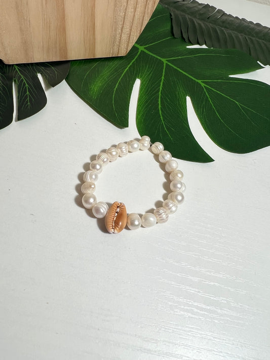 Honey Cowry and Pearl Stretch Bracelet