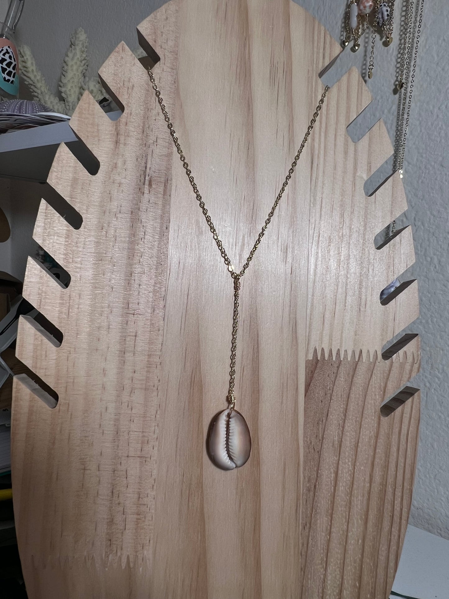 Snakehead Cowry Lips Dangle Necklace