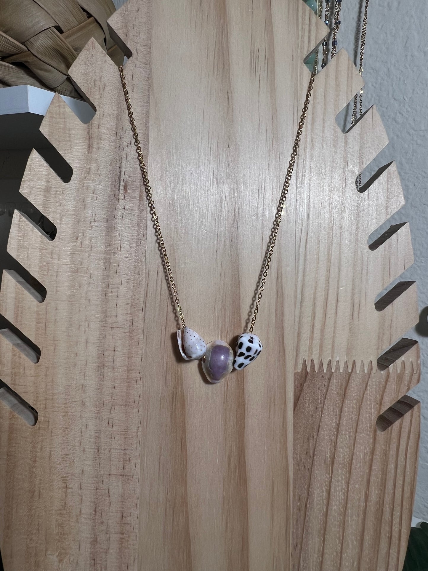 Triple Shell Floating Necklace