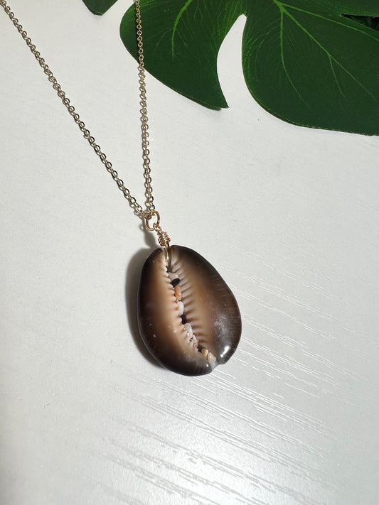 Snakehead Cowry Lip Necklace