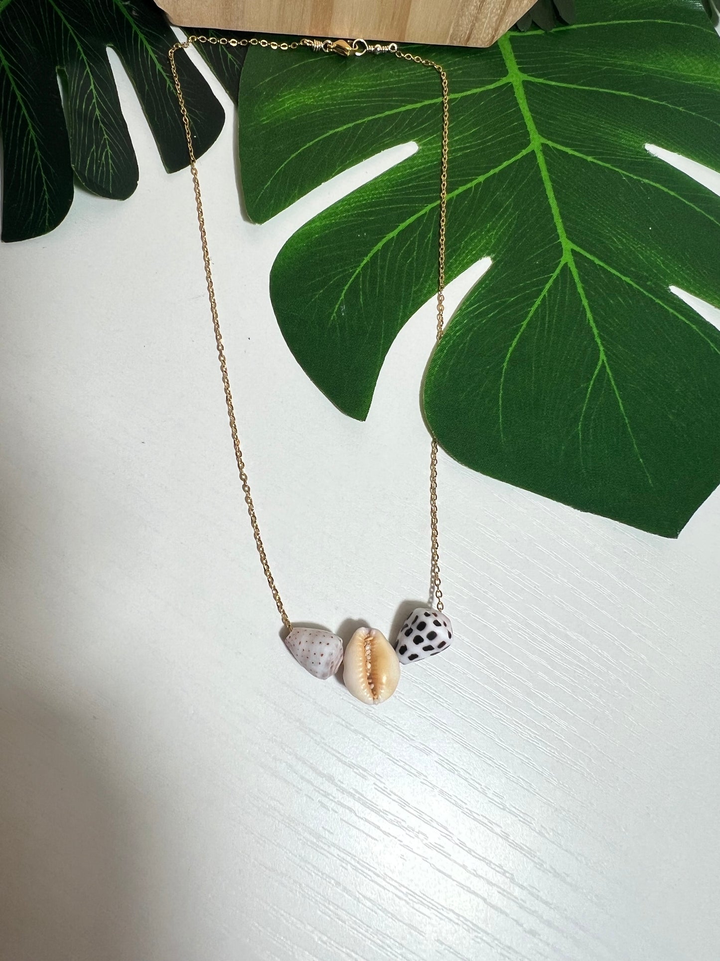 Triple Shell Floating Necklace