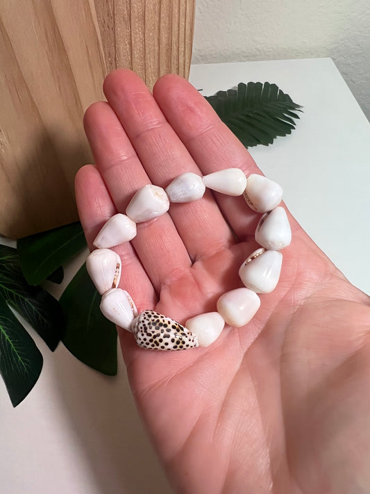 Flea Cone Stretch Bracelet