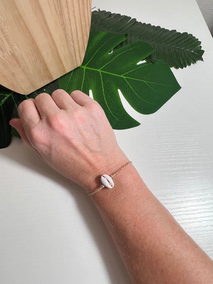 Porous Cowry Bracelet
