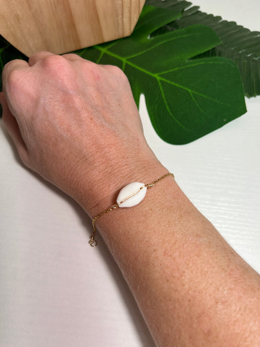 Nucleus Cowry Bracelet