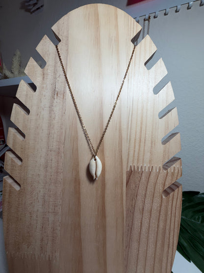 Nucleus Cowry Shell Gold Necklace