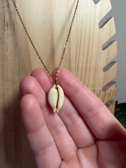 Nucleus Cowry Shell Gold Necklace