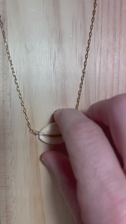 Honey Cowry Lip Necklace