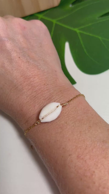 Nucleus Cowry Bracelet
