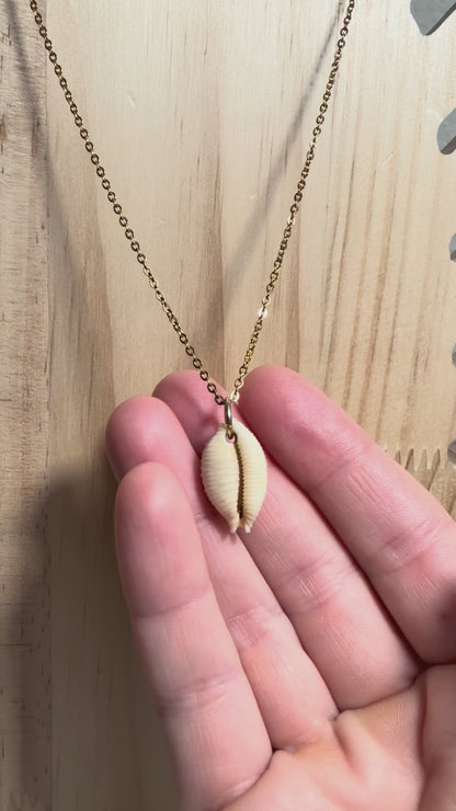 Nucleus Cowry Shell Gold Necklace