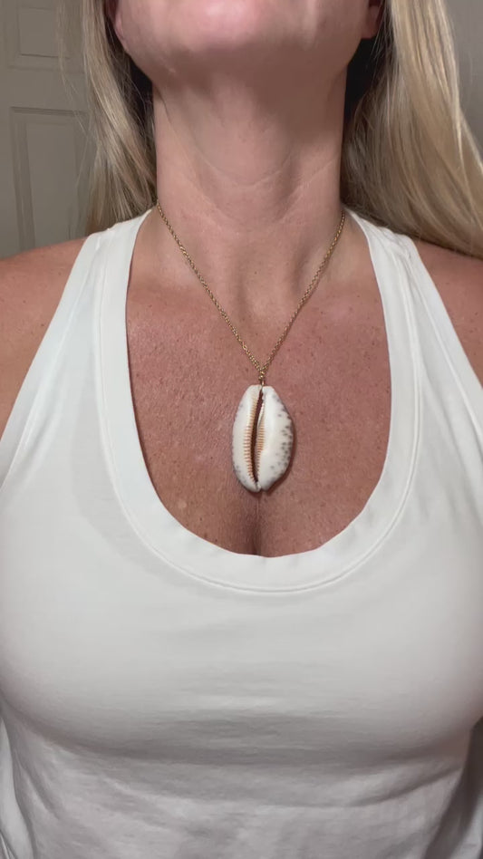 Tiger Cowry Lip Necklace